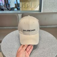 Balenciaga Classic Embroidered Logo Cap In Beige